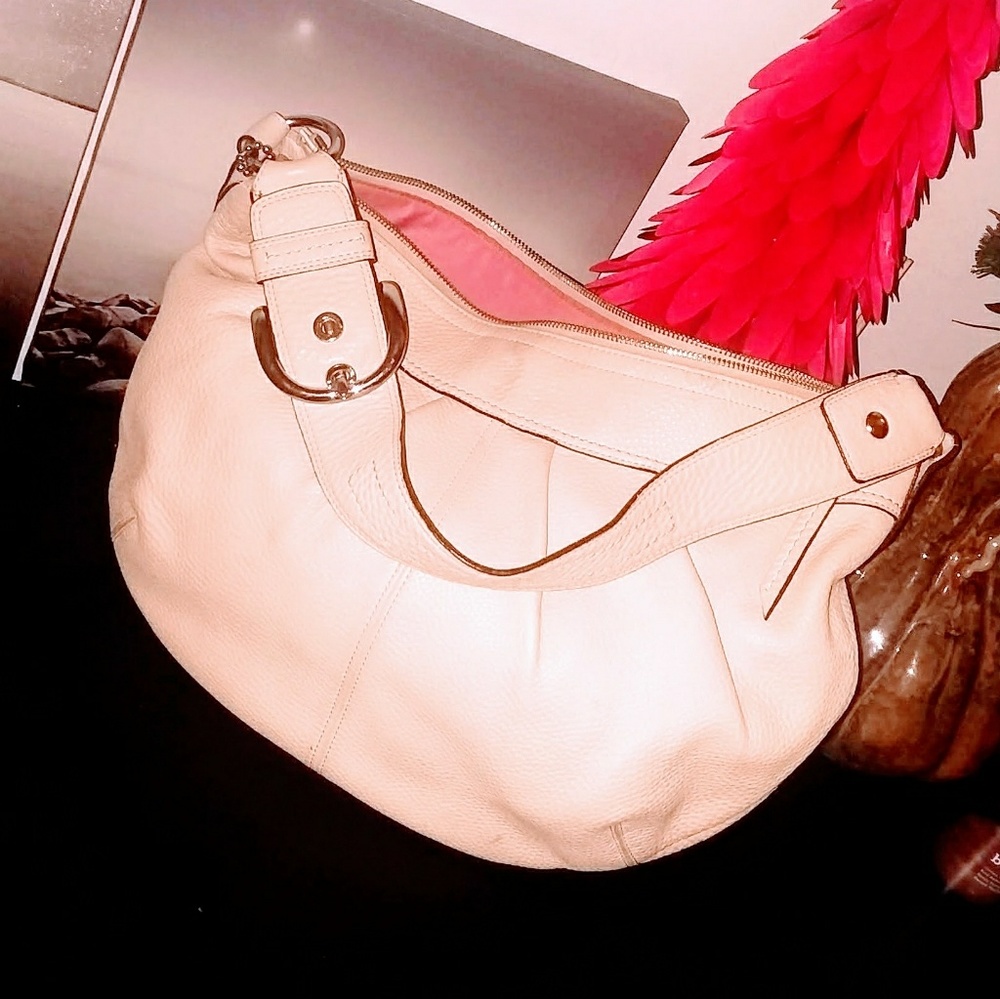 Coach creme leather purse